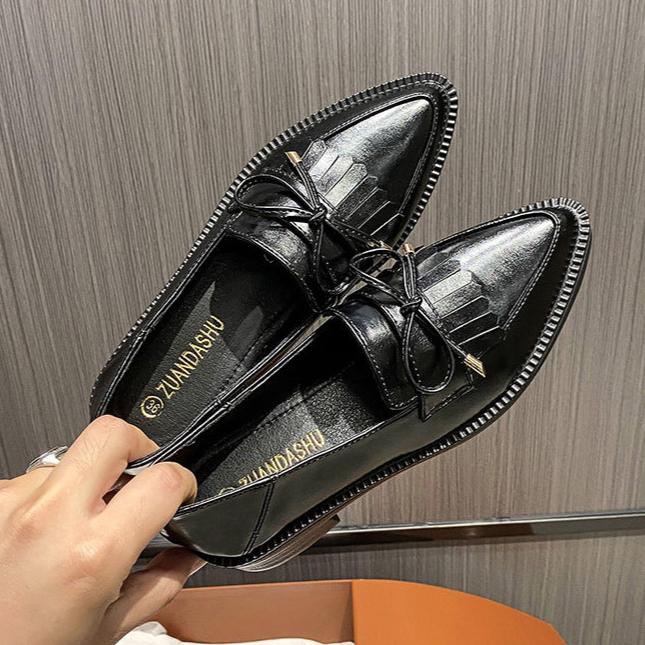 Women's Retro Pointed Shoes Thick Bottom Loafers