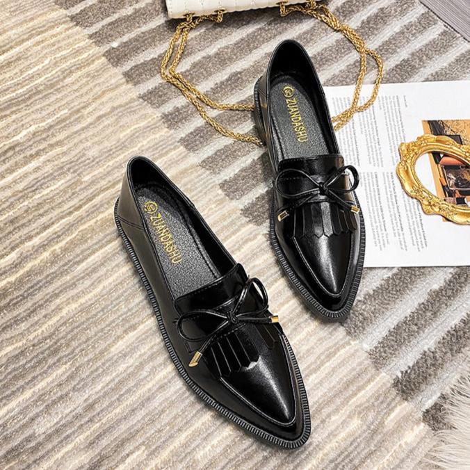 Women's Retro Pointed Shoes Thick Bottom Loafers