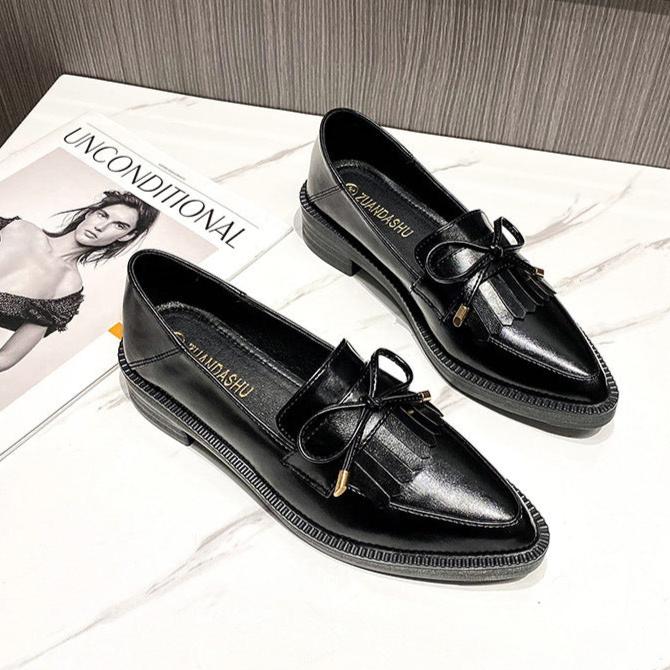 Women's Retro Pointed Shoes Thick Bottom Loafers