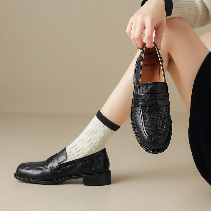 Women's Leather Round Toe Preppy Style Classic Low Heeled Loafers
