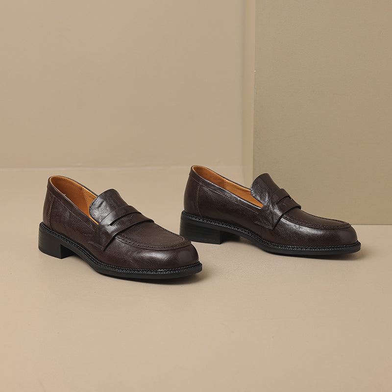Women's Leather Round Toe Preppy Style Classic Low Heeled Loafers